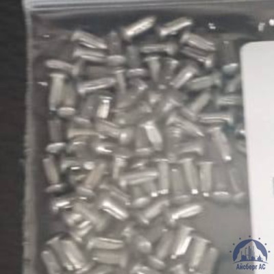 Заклёпка пластиковая забивная белая 3х5,7 мм без шляпки купить в Костанае