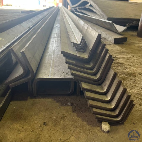 Уголок гнутый равнополочный 32х32х4 мм ст. 3сп / 3пс ГОСТ 19771-93