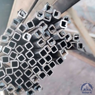 Труба нержавеющая квадратная 10х10х1 мм зеркальная AISI 304 DIN 2395 купить в Костанае