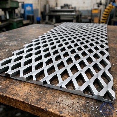 Алюминиевая декоративная просечно-вытяжная сетка 30х139х20 мм купить в Костанае